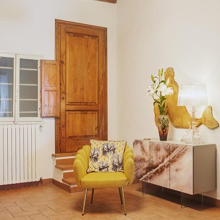 Michael'S Home - Cozy Apartment In The Heart Of Lucca Bagian luar foto